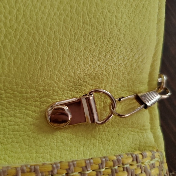 Yellow clutch - Picture 4 of 6